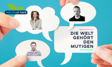 Ein Interview zweier Menschen mit zwei unterschiedlichen Perspektiven auf die Veranstaltung und einer großen Einigkeit: Was die Bio-Branche braucht, ist die Zuversicht, dass die jetzige Bio-Generation durch Vertrauen und Kooperation die Zukunft konsequent enkeltauglich gestaltet. Bio erfährt derzeit einen Imagewechsel und entpuppt sich aus ihrem alten „Öko“-Kokon. Bio ist modern - doch dieses Umdenken fällt nicht allen leicht.